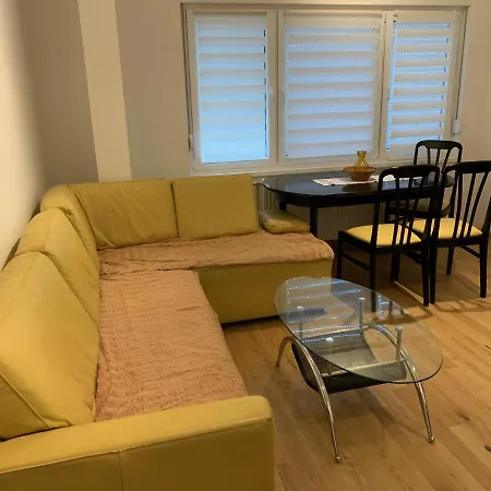 Cozy Family Friendly In W Private Garage * 巴尼西卢卡